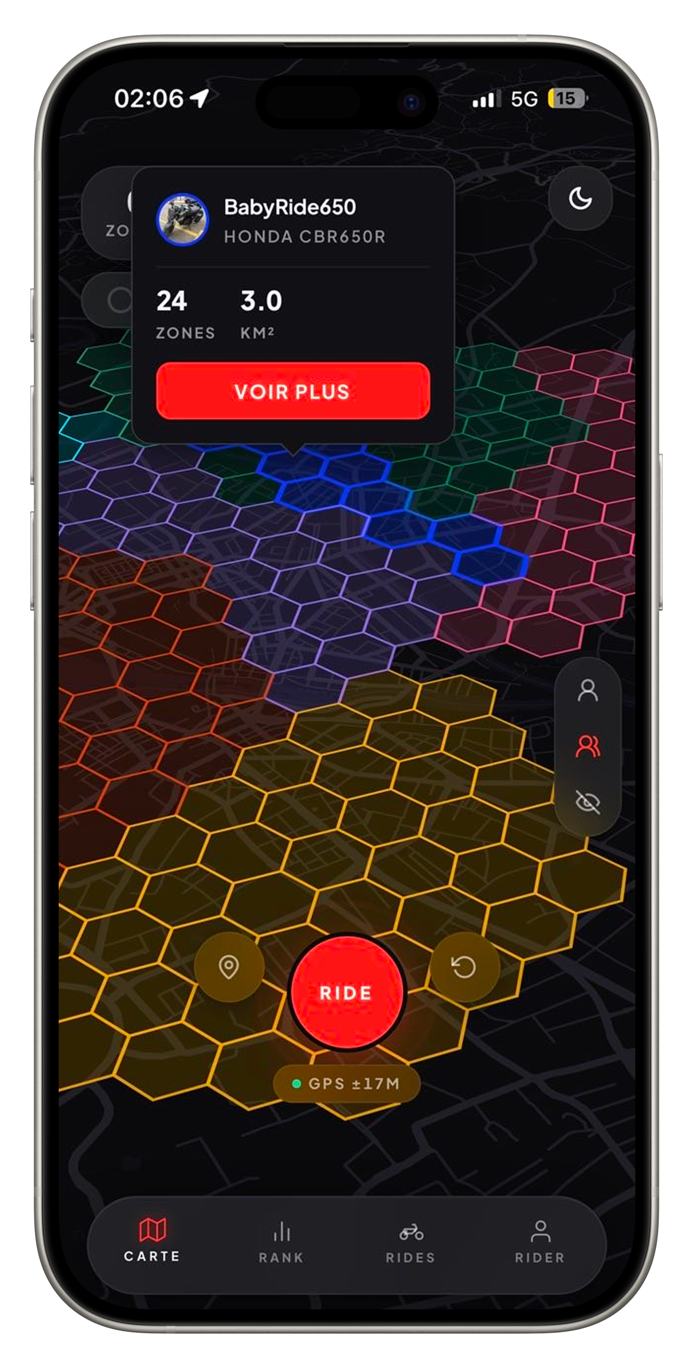 Sa bécane est une CBR.